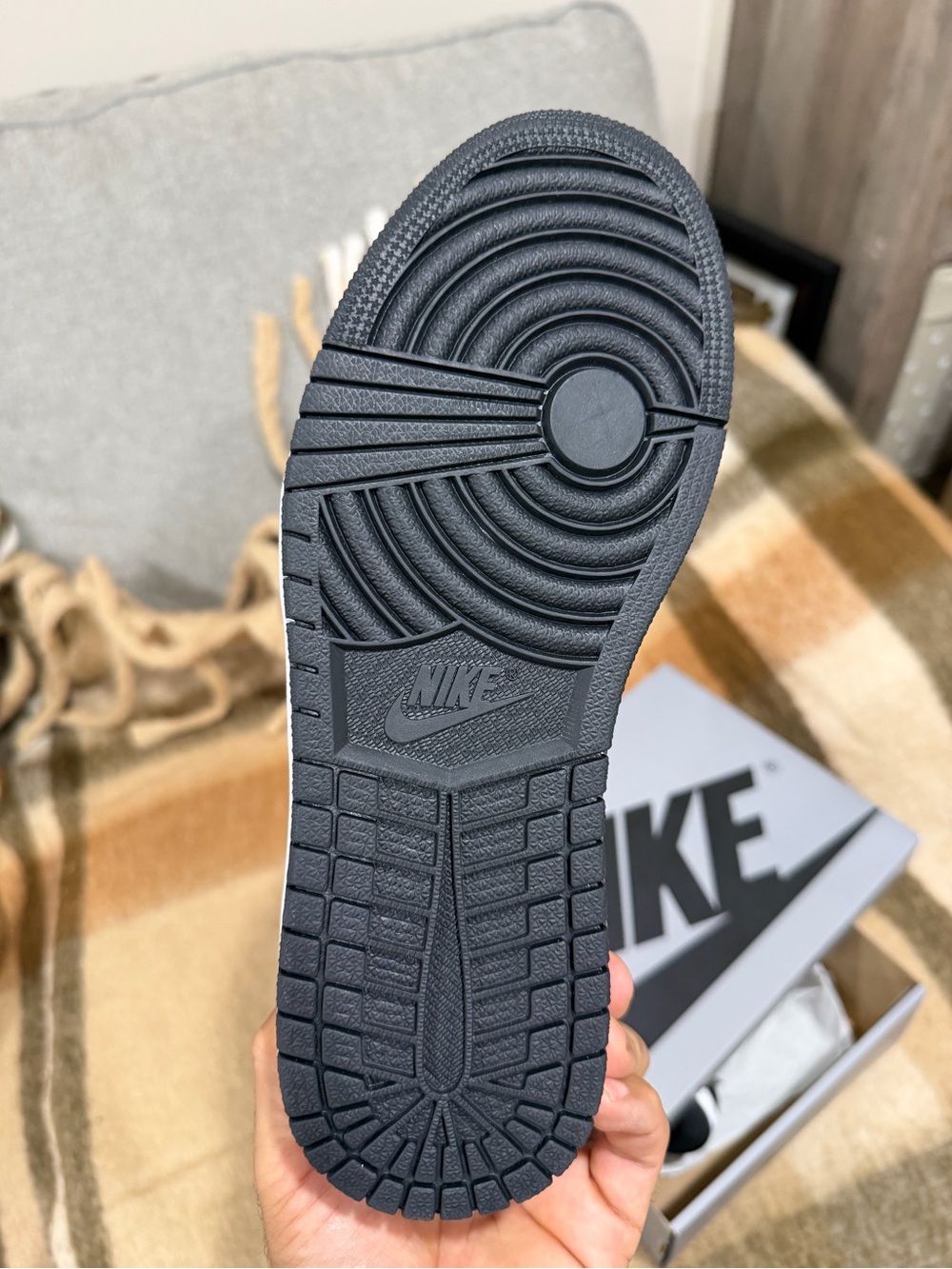 Jordan Air Jordan 1 Retro Low OG — Black, Gray, Shadow - Picture 2 of 4
